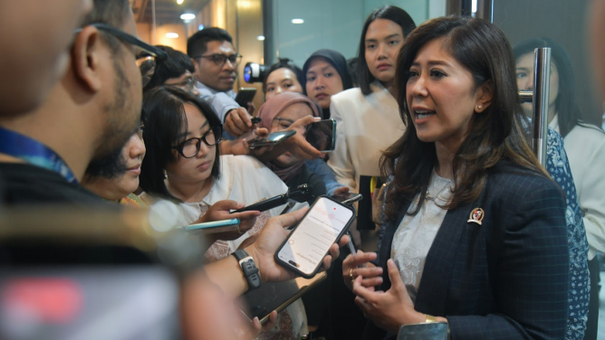 Menkomdigi Meutya Hafid Soroti Dampak Psikologis Penyebaran Video Kecelakaan KRL