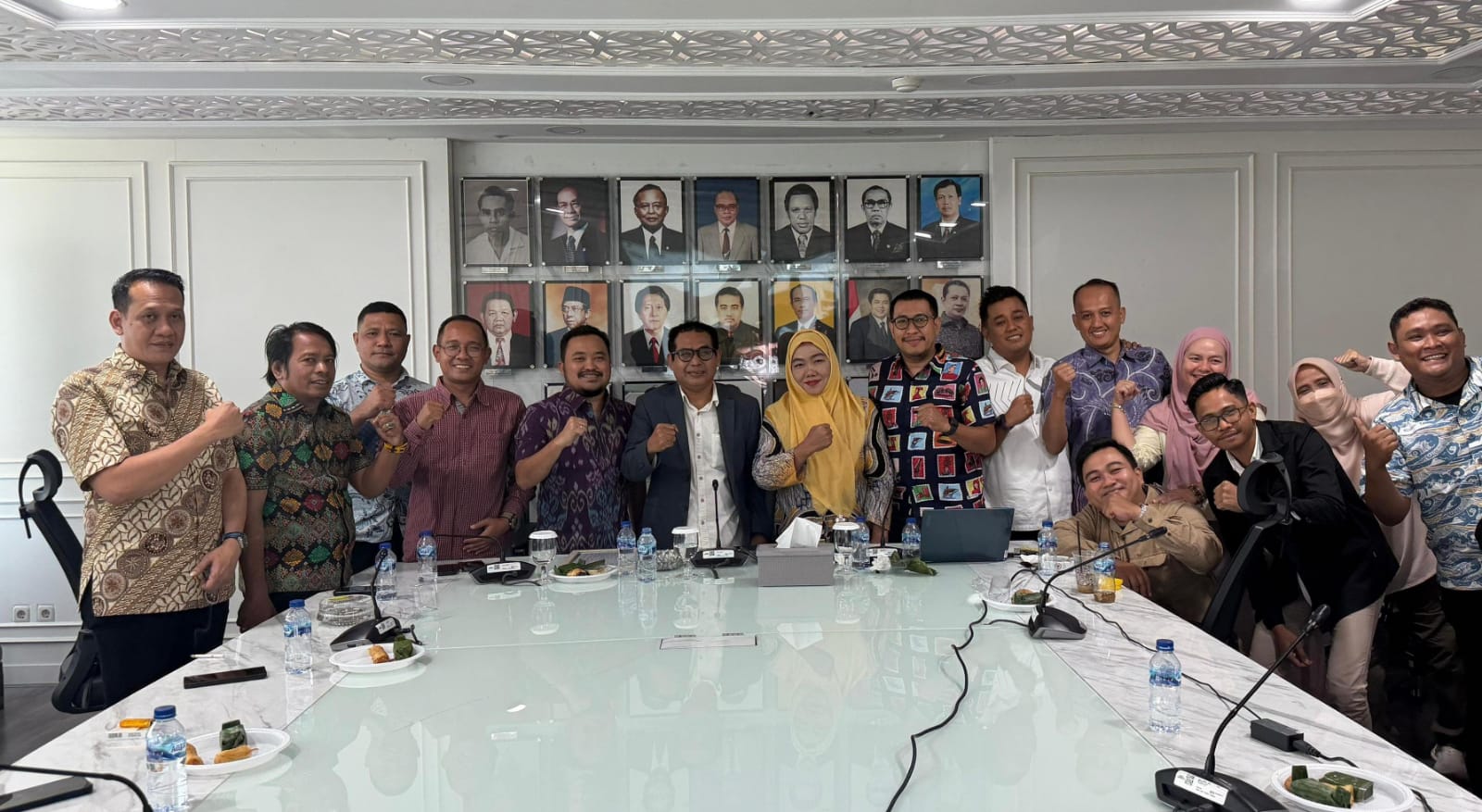 Shoim Haris Bahas Cara Menjaga Stabilitas Politik di Tengah Konsentrasi Ekonomi di FDS FOSTA FPG DPR RI Shoim Haris Bahas Cara Menjaga Stabilitas Politik di Tengah Konsentrasi Ekonomi di FDS FOSTA FPG DPR RI