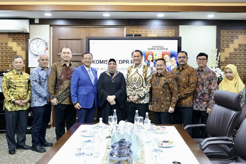 Pimpin Rapat Komisi XII DPR, Bambang Patijaya Kebut Investasi Migas Kuwait di Tengah Gejolak Selat Hormuz