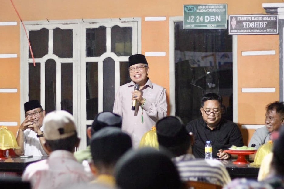 Kunjungi Bulukumba, Taufan Pawe Siapkan Hadiah Undian Umrah Gratis pada Perayaan HUT RI di Desa Tambangan