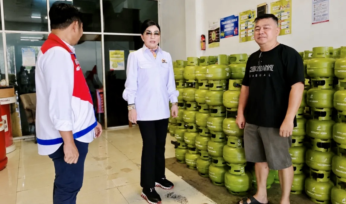 Harga Gas Melon Mencekik? Christiany Eugenia Paruntu Turun Gunung Sidak Pangkalan LPG di Manado!