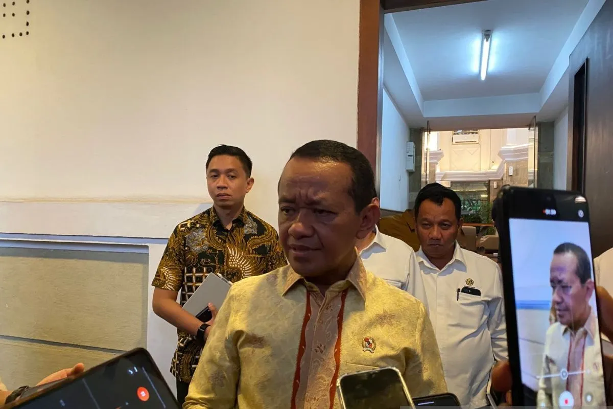 Menteri ESDM Bahlil Lahadalia Jamin Harga BBM Subsidi Tidak Naik Hingga Akhir 2026