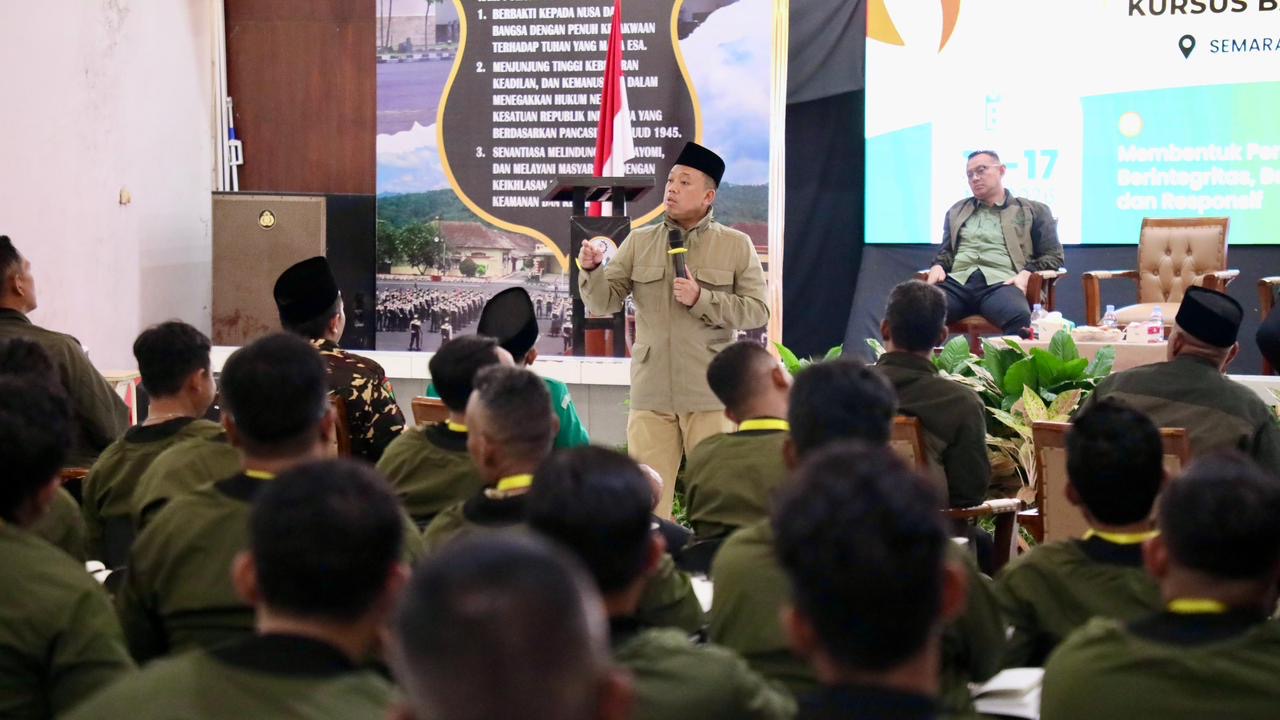 Menteri ATR/BPN Nusron Wahid Gembleng Ratusan Kader Banser Soal Tata Kelola dan Integritas Organisasi