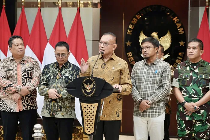 Itu Penyampaian Aspirasi, Bukan Demo! Wamenko Polkam Lodewijk Freidrich Paulus Minta Polisi Berhenti Pakai Cara Kasar Hadapi Massa