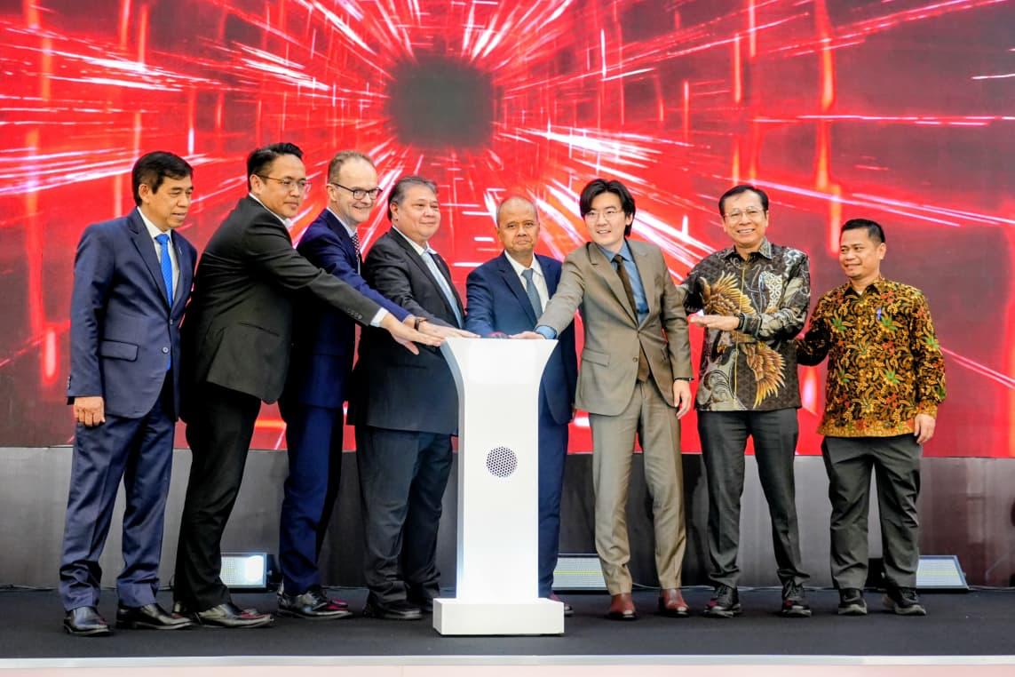 Menko Airlangga Hartarto Buka Pelatihan Semikonduktor Danantara-Arm, Targetkan Cetak 15.000 Insinyur Menko Airlangga Hartarto Buka Pelatihan Semikonduktor Danantara-Arm, Targetkan Cetak 15.000 Insinyur