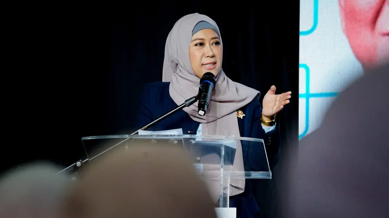 230 Juta Warga RI Online, Meutya Hafid Ungkap Alasan Kenapa Anak Muda Paling Sering Jadi Incaran Kejahatan Siber!
