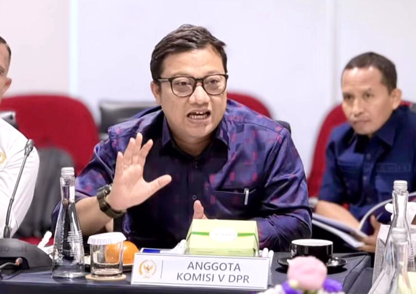 Anggota Komisi V DPR Daniel Mutaqien Desak Evaluasi Total Anggaran Tenaga Pendamping Desa Anggota Komisi V DPR Daniel Mutaqien Desak Evaluasi Total Anggaran Tenaga Pendamping Desa