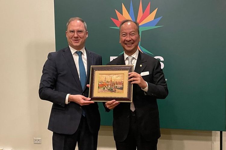 Tampil Gemilang di China! Agus Gumiwang Beberkan 3 Fokus Utama Manufaktur Cerdas RI di Forum BRICS