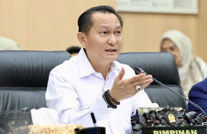 Pimpin Rapat Komisi XII DPR, Bambang Patijaya Ketok Palu Anggaran Kementerian Lingkungan Hidup Rp2,46 Triliun Pimpin Rapat Komisi XII DPR, Bambang Patijaya Ketok Palu Anggaran Kementerian Lingkungan Hidup Rp2,46 Triliun