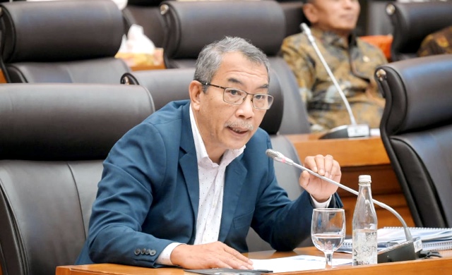 Anggota Komisi XII DPR RI Alfons Manibui Apresiasi Langkah Cepat Menteri Bahlil Atasi Gangguan Kelistrikan Anggota Komisi XII DPR RI Alfons Manibui Apresiasi Langkah Cepat Menteri Bahlil Atasi Gangguan Kelistrikan