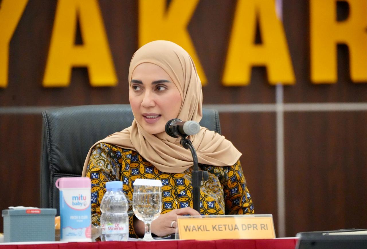Wakil Ketua DPR Sari Yuliati Kecam Keras Penyekapan Perempuan 3 Tahun di Bandung, Desak Polisi Usut Tuntas Wakil Ketua DPR Sari Yuliati Kecam Keras Penyekapan Perempuan 3 Tahun di Bandung, Desak Polisi Usut Tuntas