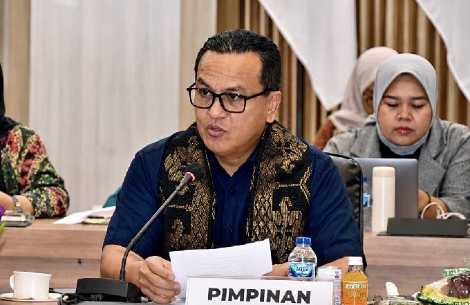 Pimpin Rapat Pansus di Lombok, Umbu Kabunang Kebut Pengesahan RUU Hukum Perdata Internasional Pimpin Rapat Pansus di Lombok, Umbu Kabunang Kebut Pengesahan RUU Hukum Perdata Internasional