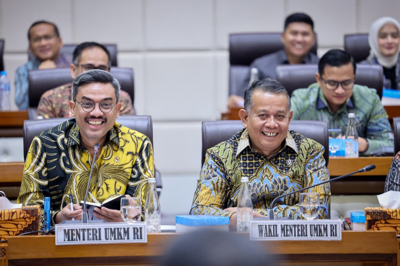 Targetkan 10 Juta Pelaku Usaha Baru, Maman Abdurrahman Kebut Sistem SAPA UMKM dengan Dana Rp1,98 Triliun Targetkan 10 Juta Pelaku Usaha Baru, Maman Abdurrahman Kebut Sistem SAPA UMKM dengan Dana Rp1,98 Triliun