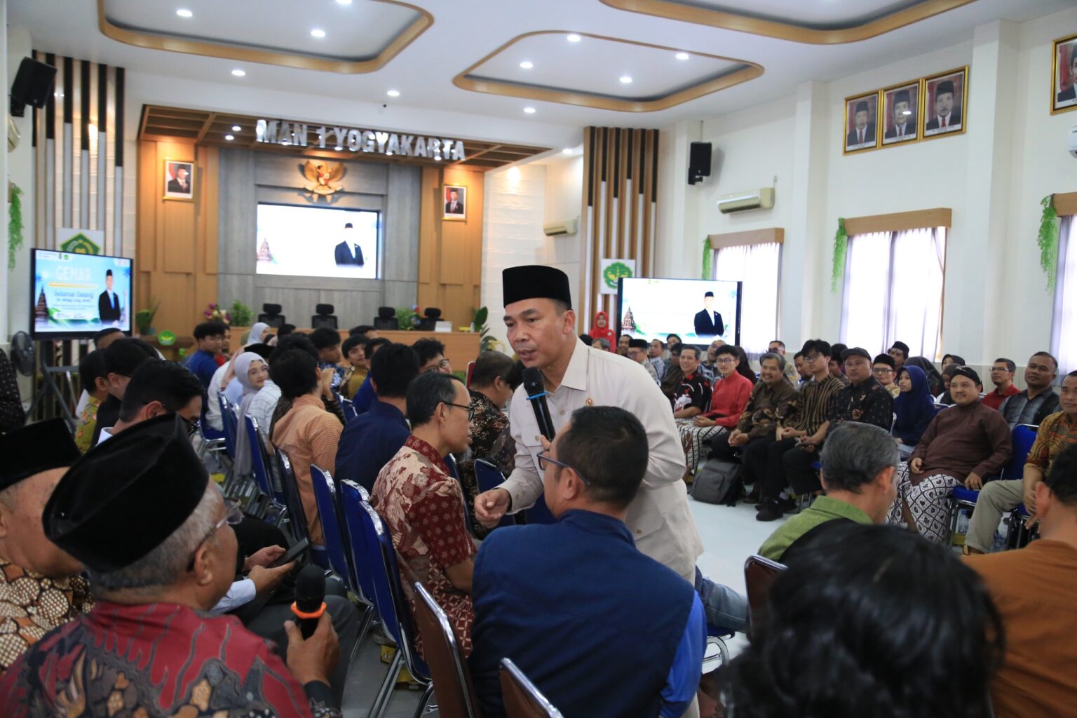 Sambut Harganas 2026, Mendukbangga Wihaji Kampanyekan Gerakan Ayah Mengambil Rapor (GEMAR)