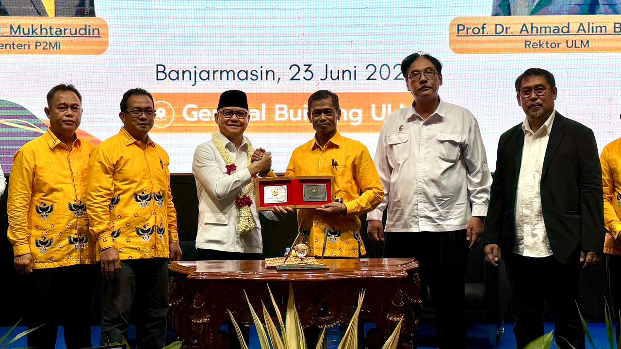 Menteri P2MI Mukhtarudin Resmikan Migrant Center Pertama di Kalimantan, ULM Siap Cetak Talenta Global