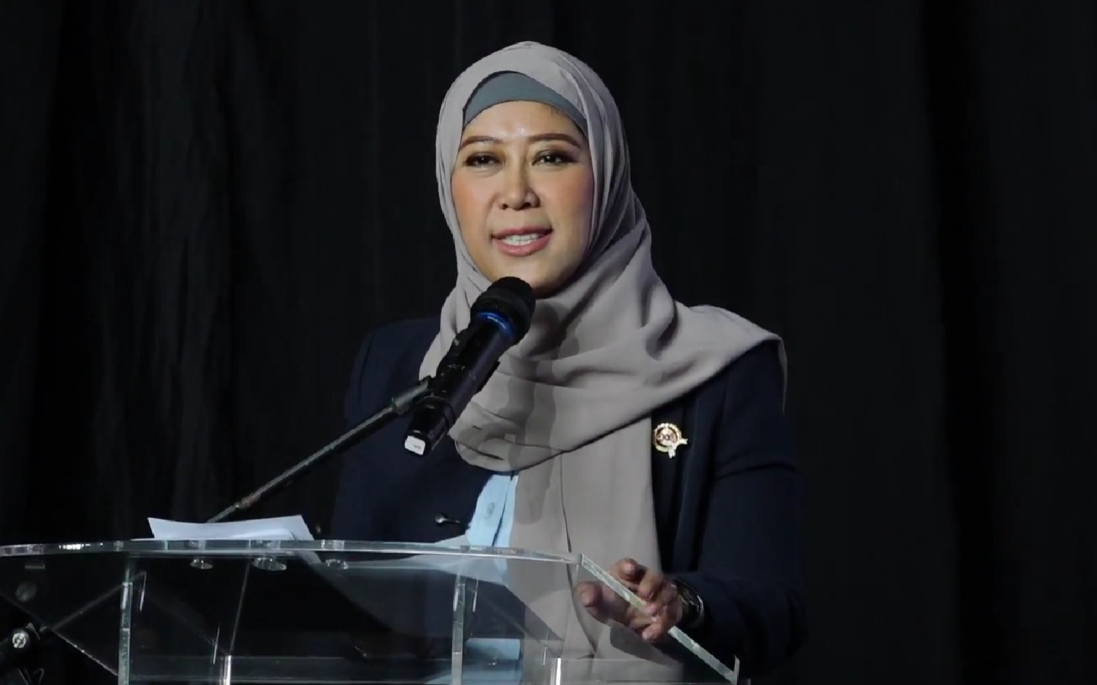 Menkomdigi Meutya Hafid Ajak Orang Tua Jadi Garda Terdepan Lindungi Anak di Ruang Digital