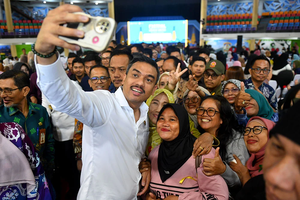 293 Ribu UMKM Kaltim Jadi Ujung Tombak Ekonomi, Menteri Maman: Jangan Biarkan Mereka Jalan Sendiri! 293 Ribu UMKM Kaltim Jadi Ujung Tombak Ekonomi, Menteri Maman: Jangan Biarkan Mereka Jalan Sendiri!