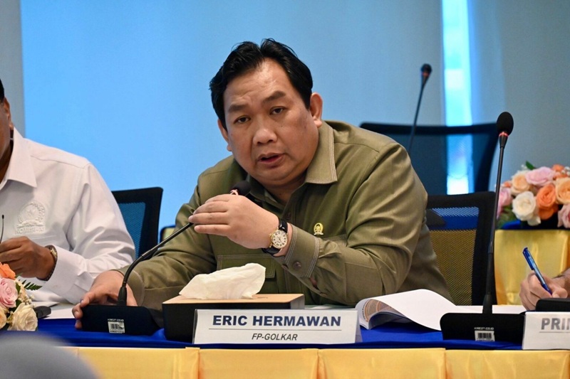 Eric Hermawan Ungkap Sinyal Kuat dari Survei Bahlil Lahadalia, Penilaian Positif Hampir 98 Persen Eric Hermawan Ungkap Sinyal Kuat dari Survei Bahlil Lahadalia, Penilaian Positif Hampir 98 Persen
