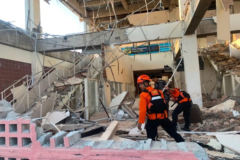 Gubernur NTT Melki Laka Lena Minta Kebutuhan Pengungsi Gempa Mbay Segera Dipenuhi